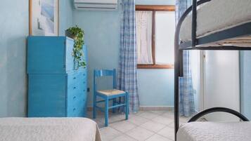 2 Schlafzimmer, Reisekinderbett