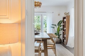 Dining - Palm Court Retreats, 2 Luxury Cosy Hideaways on Cornwall’s South Coast (Polperro)