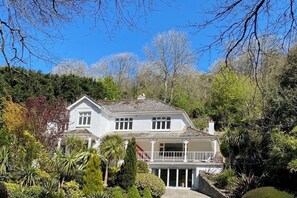 Exterior - Palm Court Retreats, 2 Luxury Cosy Hideaways on Cornwall’s South Coast (Polperro)