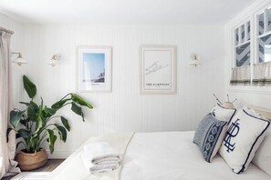 8 bedrooms, iron/ironing board, WiFi, bed sheets - Palm Court Retreats, 2 Luxury Cosy Hideaways on Cornwall’s South Coast (Polperro)