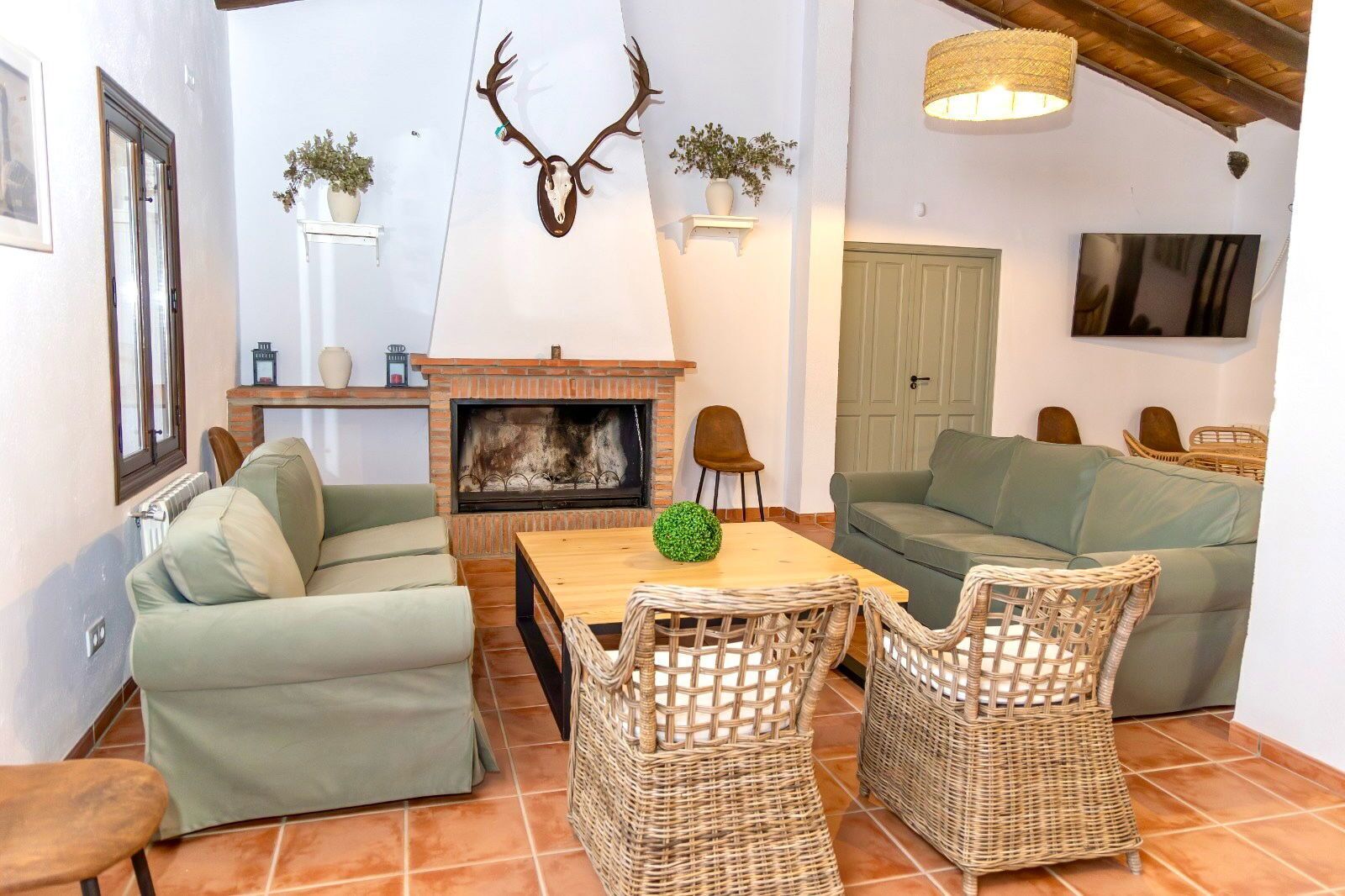 Deluxe Studio, Patio, Courtyard View | Interior