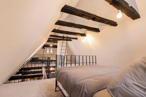 2 bedrooms, iron/ironing board, Internet, bed sheets - Alte Schmiede Fulda - charming half-timbered LOFT in historic walls (Fulda)