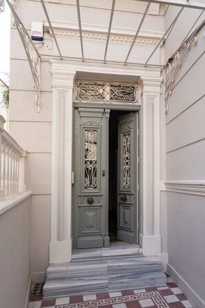 Exterior detail - Grand 1930s Mansion in Chania Old Town with Garden (Chania)