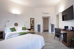 1 chambre, coffres-forts dans les chambres, bureau