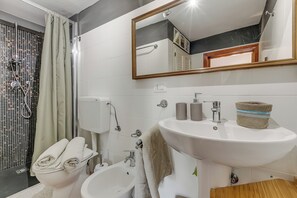 Standard Studio, Sea View (Piccola Pigna - Terrazza Vista Mare) | Bathroom - Piccola Pigna - Terrazza Vista Mare (Sanremo)