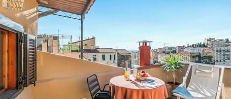 Studio Standard, vue mer (Piccola Pigna - Terrazza Vista Mare) | Restauration extérieure