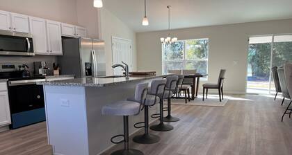 Country Living on 1 Acre – Just 5 Minutes from Rainbow River