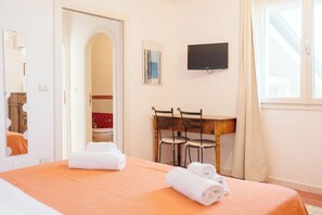 Room - Vrbo Property (Campania)