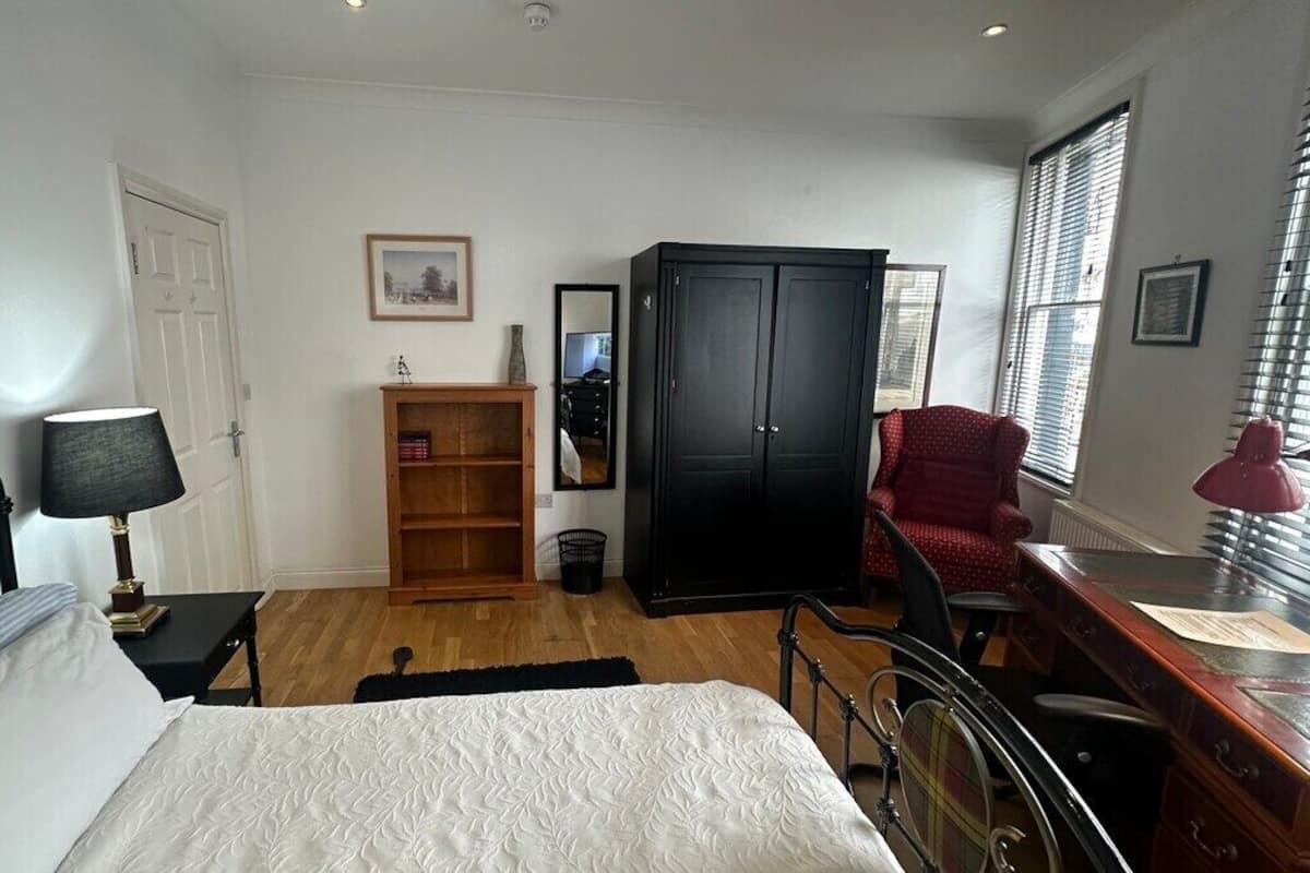 Luxury Double Room, Shared Bathroom, City View