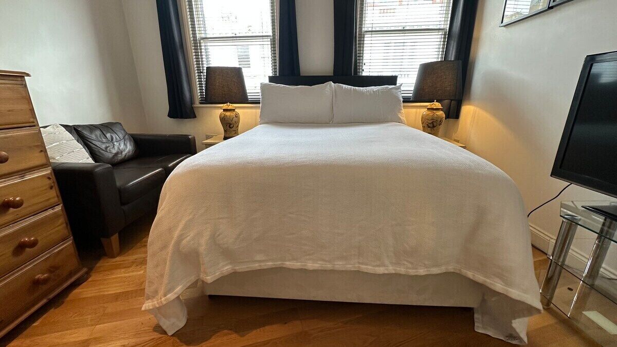 City Double Room, Shared Bathroom