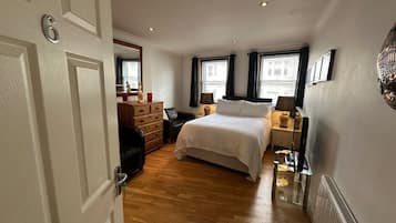 City Double Room, Shared Bathroom | Desk, laptop workspace, blackout drapes, iron/ironing board