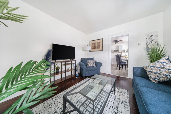 Smart TV - 10 min to University Circle - Great Location (Cleveland)