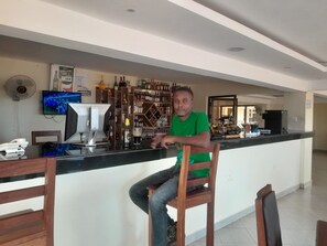 Bar (on property) - The Avid Hotel Voi (Voi)