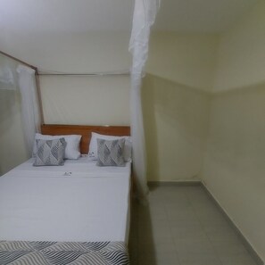 Habitación individual estándar | Wifi gratis y ropa de cama