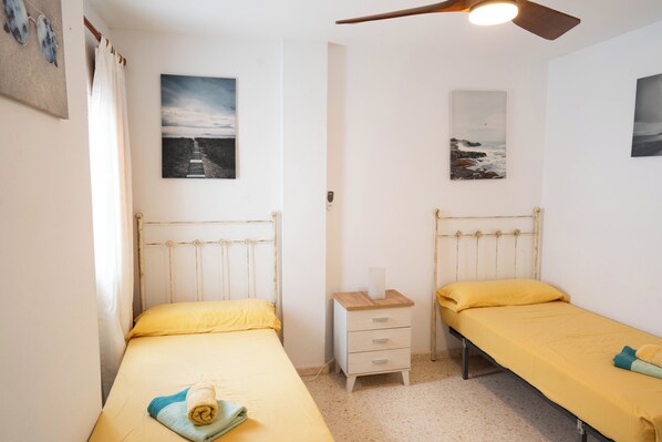 Bügeleisen/Bügelbrett, WLAN, Bettwäsche