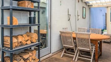 House | Outdoor dining