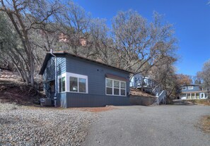 Exterior - Brand New Fully Remodeled Cabin - 10 Minutes to DGO - AC/EV Charger (Durango)