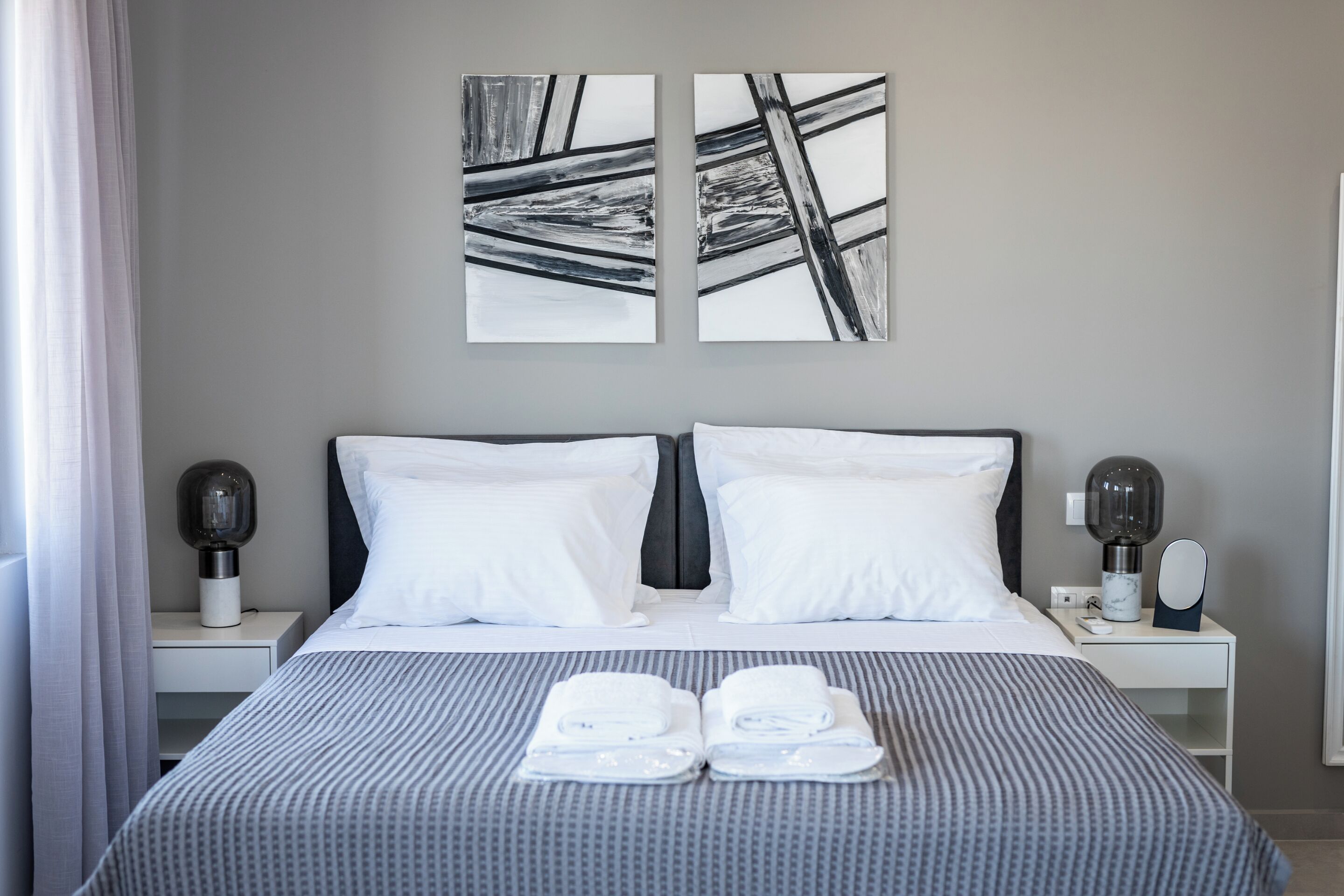 Poème 1 | 遮光布/窗簾、隔音、熨斗/熨衣板、隨行嬰兒床