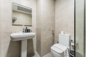 Dusche, Haartrockner, Bidet, Handtücher