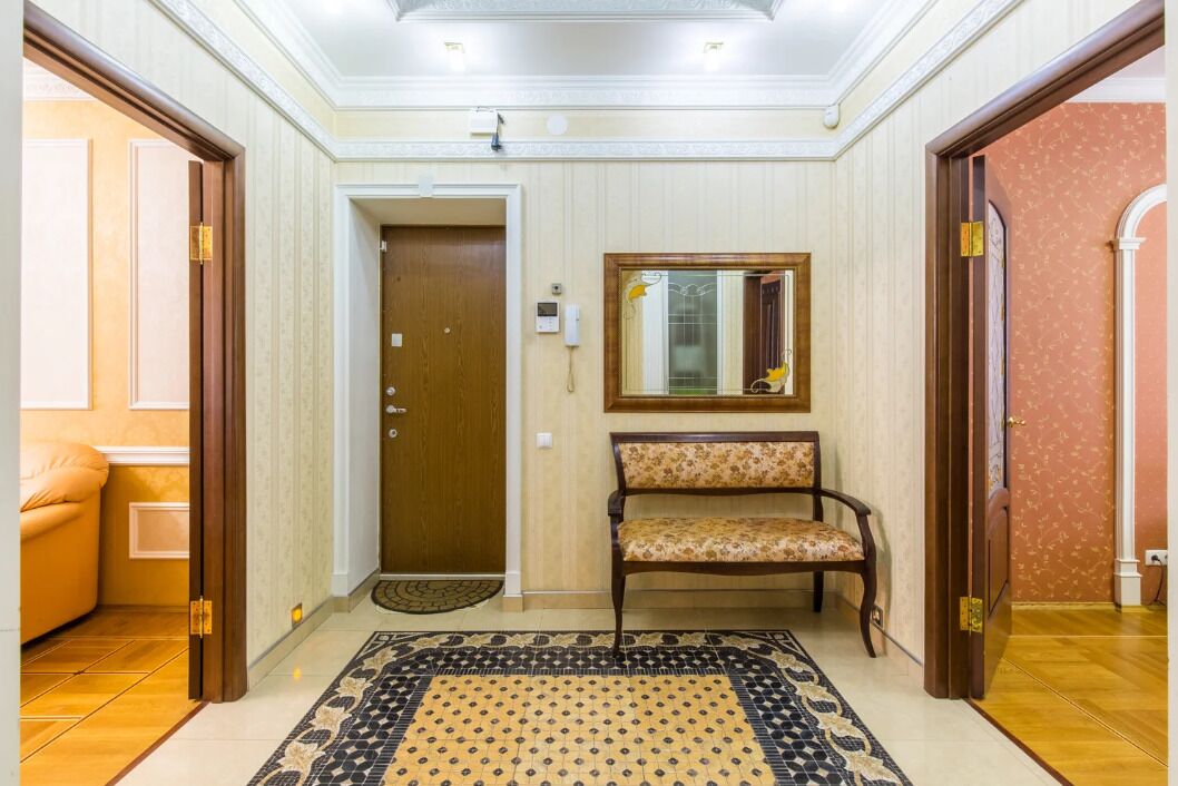 المنشأة من الداخل