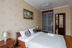 Deluxe Apart Daire, Sigara İçilmez, Avlu Manzaralı | Ütü/ütü masası, ücretsiz kablosuz İnternet 