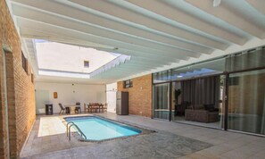 Pool - Casa com Piscina a 200m da Praia da Enseada (Guarujá)