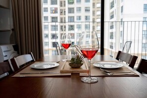 Deluxe Twin Room, City View | Dining - Du Lac Ocean Park Hanoi (Gia lam)