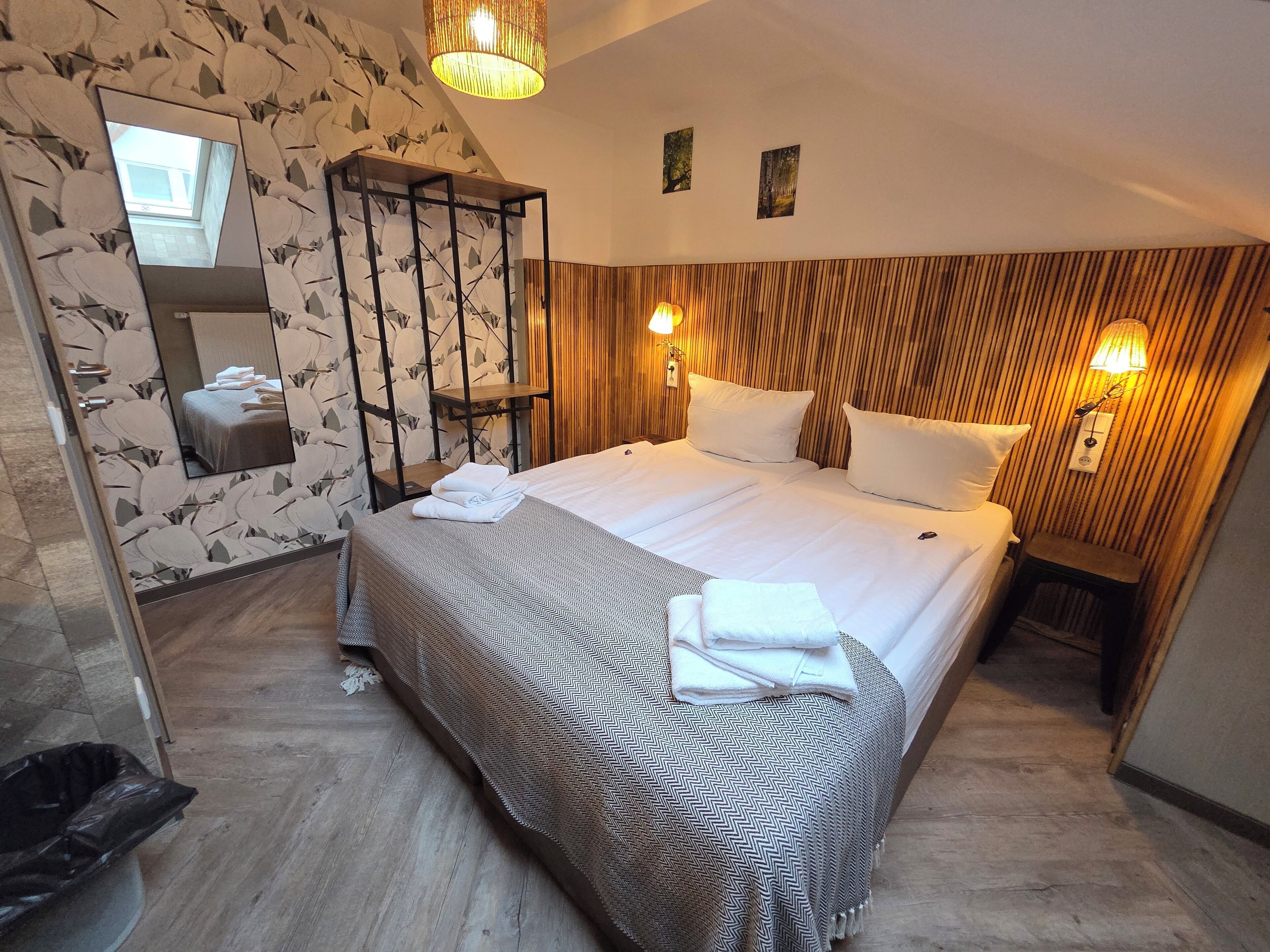 In-room safe, blackout drapes, free WiFi