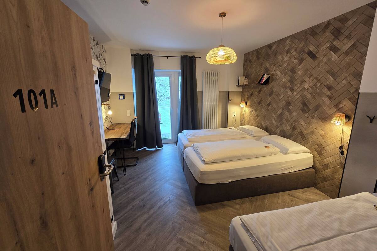 In-room safe, blackout drapes, free WiFi