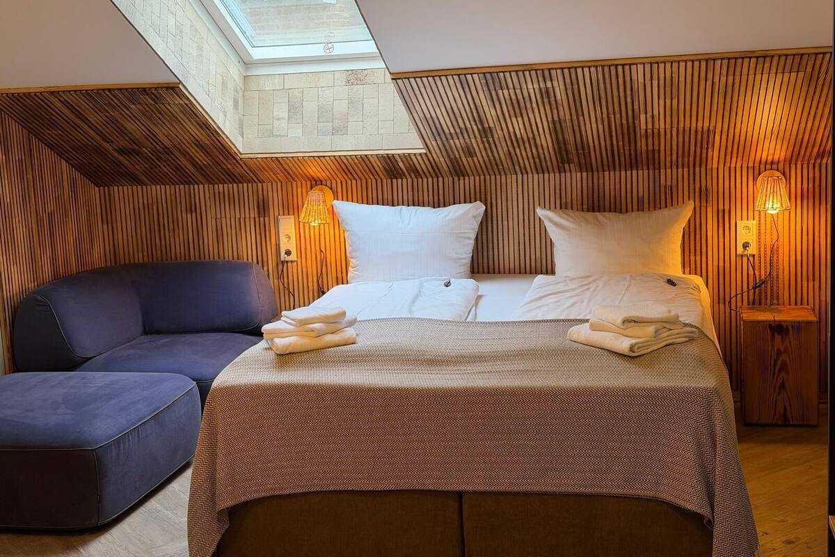 In-room safe, blackout drapes, free WiFi