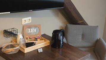 Double Room, 1 Queen Bed, Ensuite | Interior