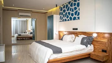 Een kluis op de kamer, geluiddichte muren, een strijkplank/strijkijzer