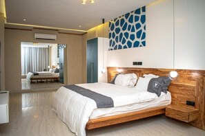 Két bảo mật tại phòng, phòng cách âm, bàn ủi/dụng cụ ủi quần áo 