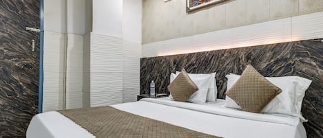 Deluxe Double Room | Desk, free WiFi