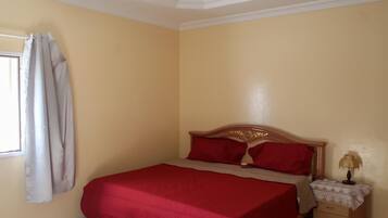 Room | Desk, laptop workspace, free WiFi