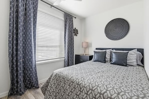 Room - Thoughtfully designed 2BR minutes from downtown Houston. Close to NRG, UH, Midtown, and the Museum District—ideal for short or extended stays. (Houston)