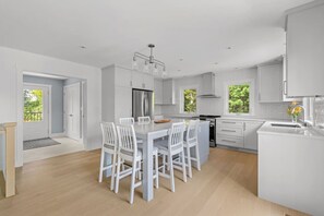 Fridge, microwave, oven, stovetop - Private Sea House Escape at Whynachts Cove (Tantallon)