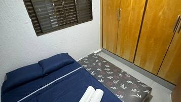 Fer et planche Ă repasser, Wi-Fi, draps fournis