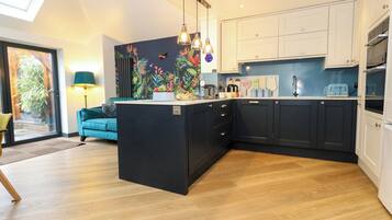 Dishwasher, cookware/dishes/utensils