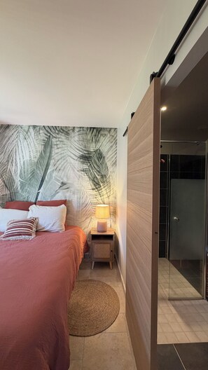 Comfort Double Room | Desk, laptop workspace, free WiFi - Le Hameau de Céline (Landes-le-Gaulois)