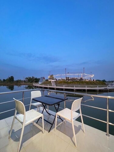 Prakhun Por-Mae Home&Garden Udonthani