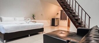 프라쿤 포르-매 홈 앤 가든, 우돈타니  