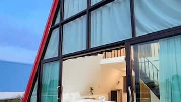 Villa, Balcony | Desk