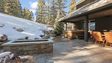 House, 5 Bedrooms | Terrace/patio