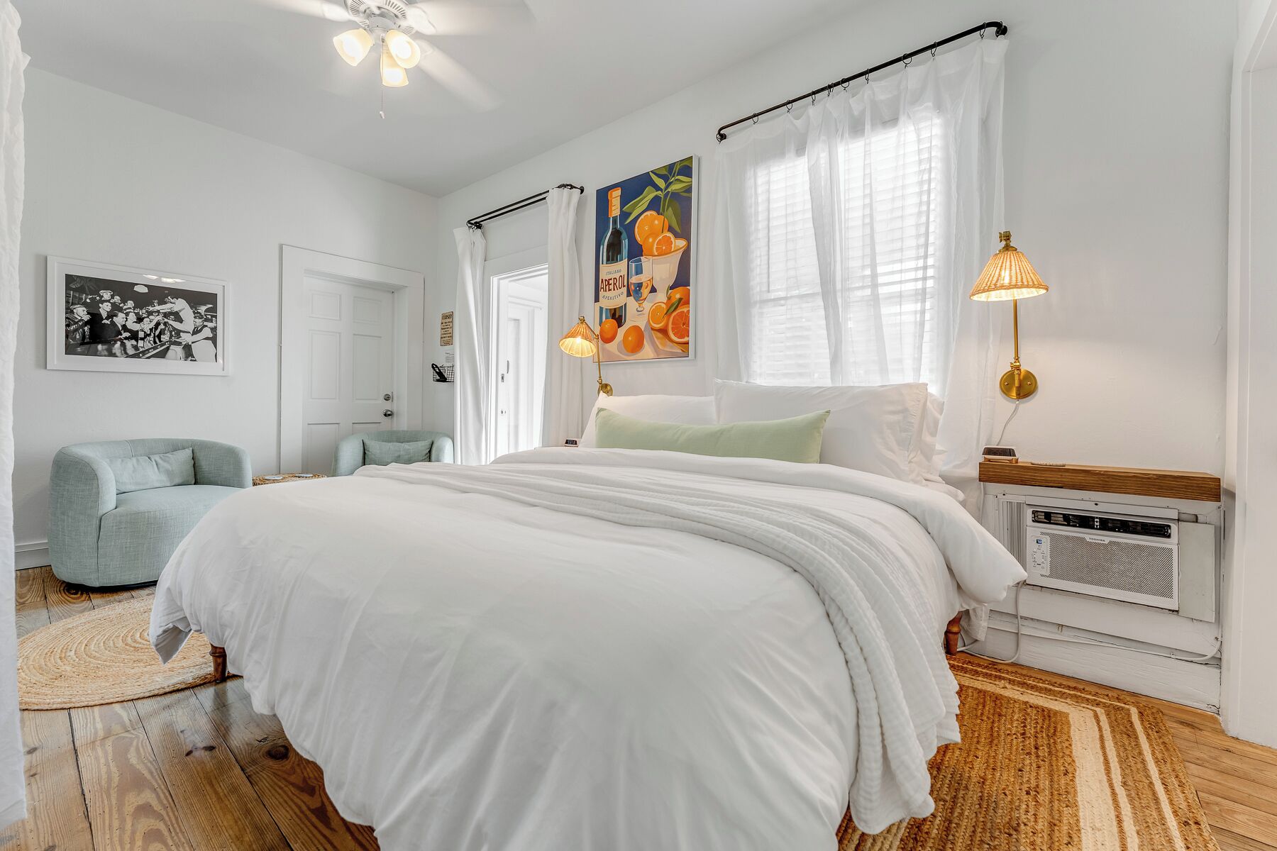 Iron/ironing board, free WiFi, bed sheets