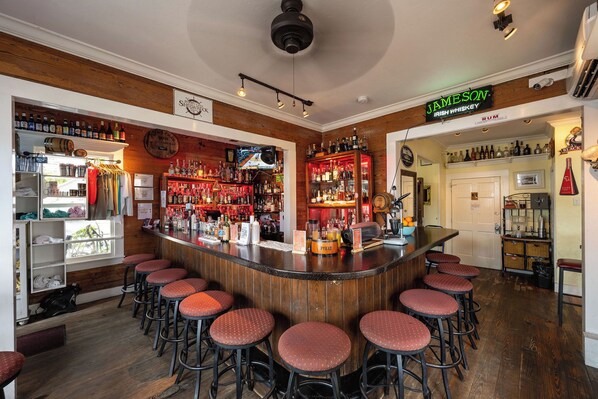 Bar (en la propiedad)
