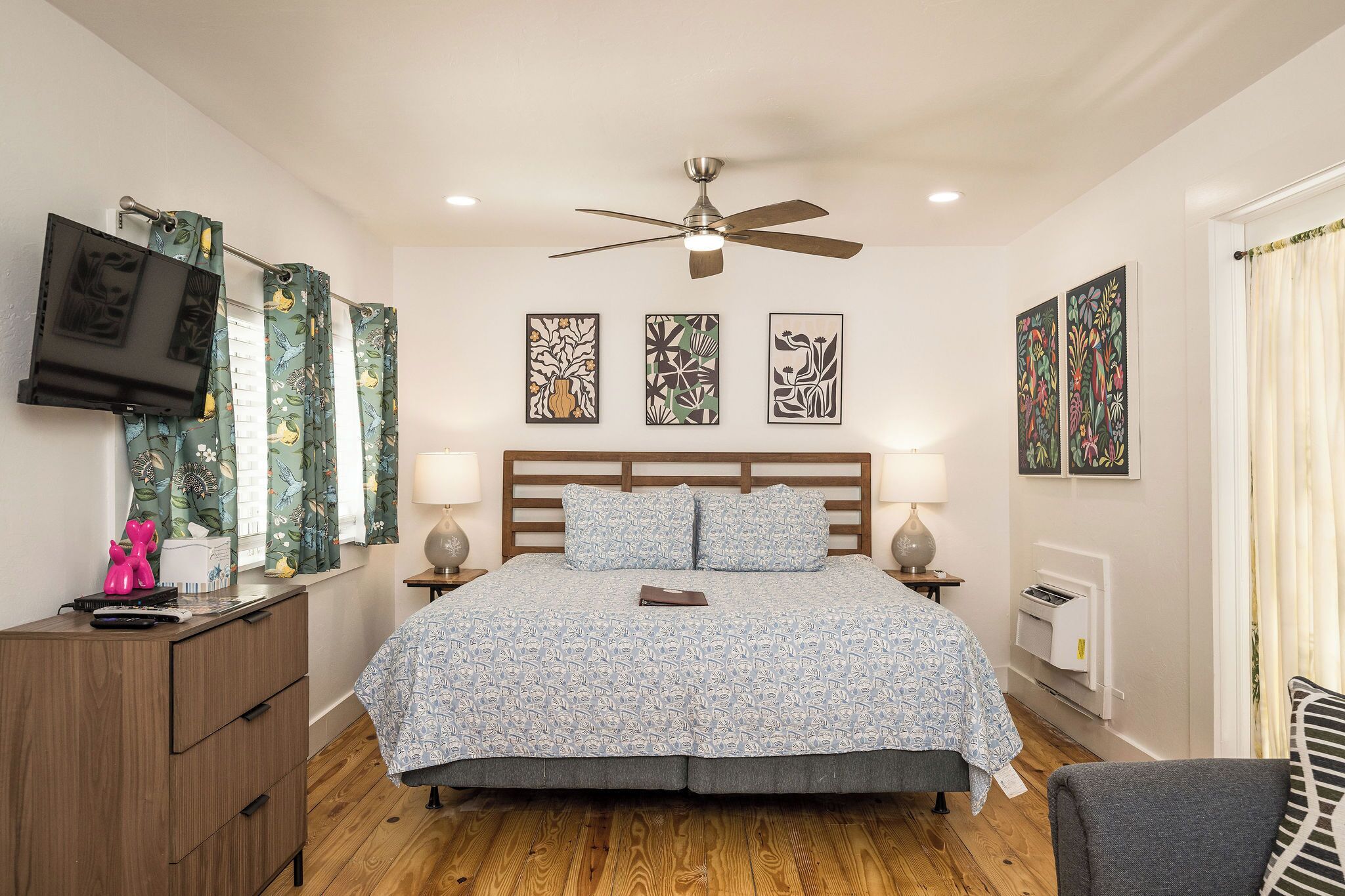 熨斗/熨衫板、免費 Wi-Fi、床單