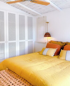 Iron/ironing board, Internet, bed sheets - Contemporary luxury villa with heatable private pool (Faro)