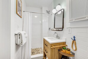 تجهيزات دش، مجففات شعر، مناشف