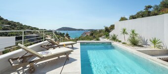 SEA VIEW VILLA WITH POOL - YOUR PRIVATE OASIS 